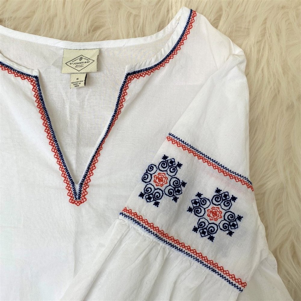 NWOT Saint John's Bay Embroidered Peasant Shirt
